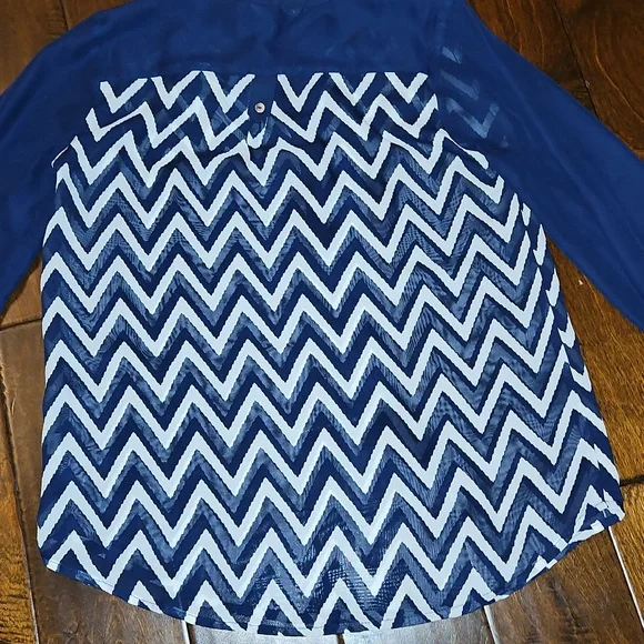 Top - Picture 3 of 4